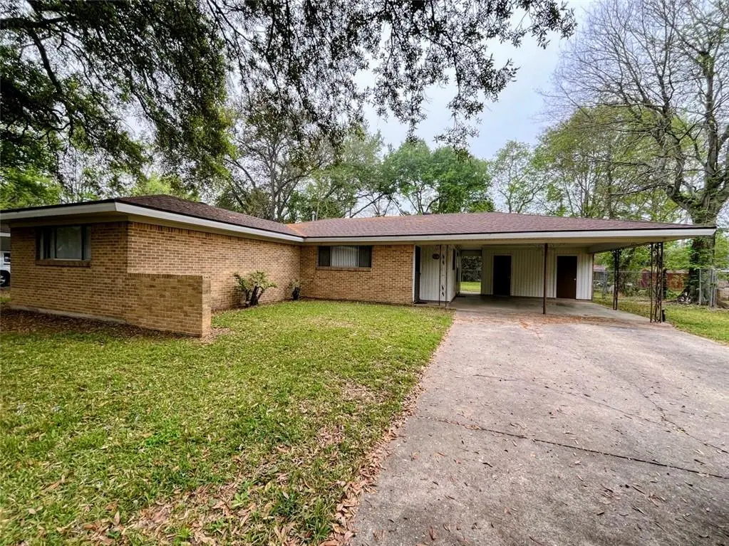 5210 Chestnut Drive, Alexandria, LA 71301 - #1