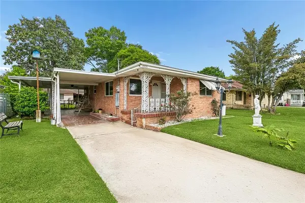 2336 Plaza Drive, Chalmette, LA 70043