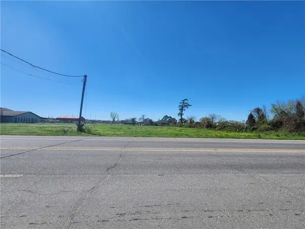 Destrehan Avenue, Harvey, LA 70058