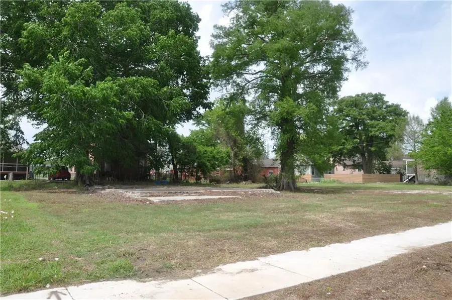 1730 Charbonnet Street, New Orleans, LA 70117 - #3