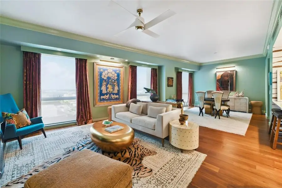 2 Canal Street #1901, New Orleans, LA 70130 - #3