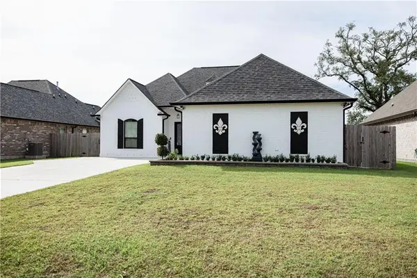 130 Cypresswood Drive, Belle Chasse, LA 70037