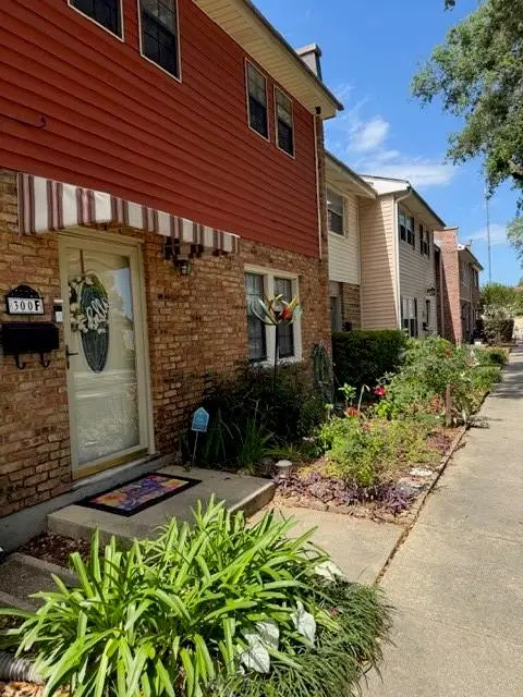 300 Coral Avenue #F, Terrytown, LA 70056