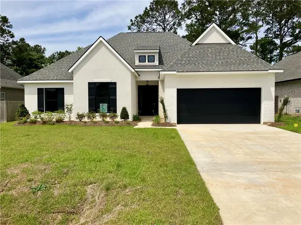 5052 House Sparrow Drive, Madisonville, LA 70447