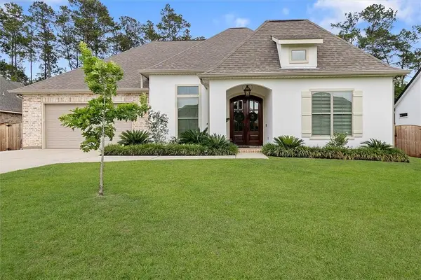 424 Belle Pointe Drive, Madisonville, LA 70447