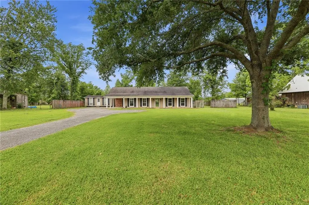 18499 Magnolia Est., Prairieville, LA 70769 - #1