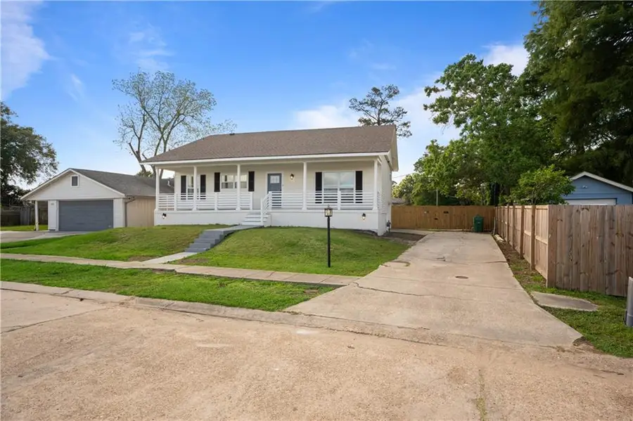 208 Amapola Circle, Terrytown, LA 70056 - #2