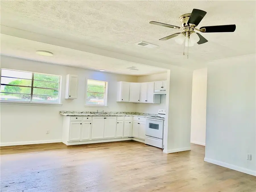 6004 Noel Street, Alexandria, LA 71302 - #2