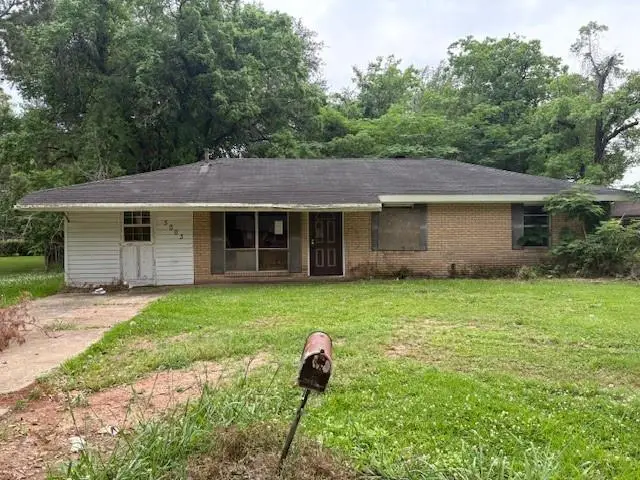 5003 Donald Drive, Alexandria, LA 71302 - #1