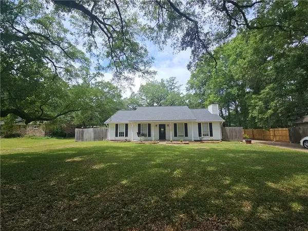 66 Helen Drive, Madisonville, LA 70447