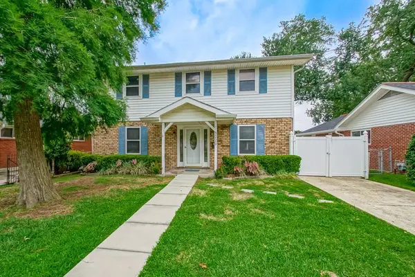3220 Metairie Court, Metairie, LA 70002