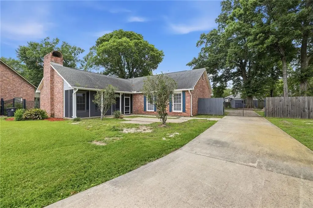 10463 N Carriage House Drive, Baton Rouge, LA 70815 - #1