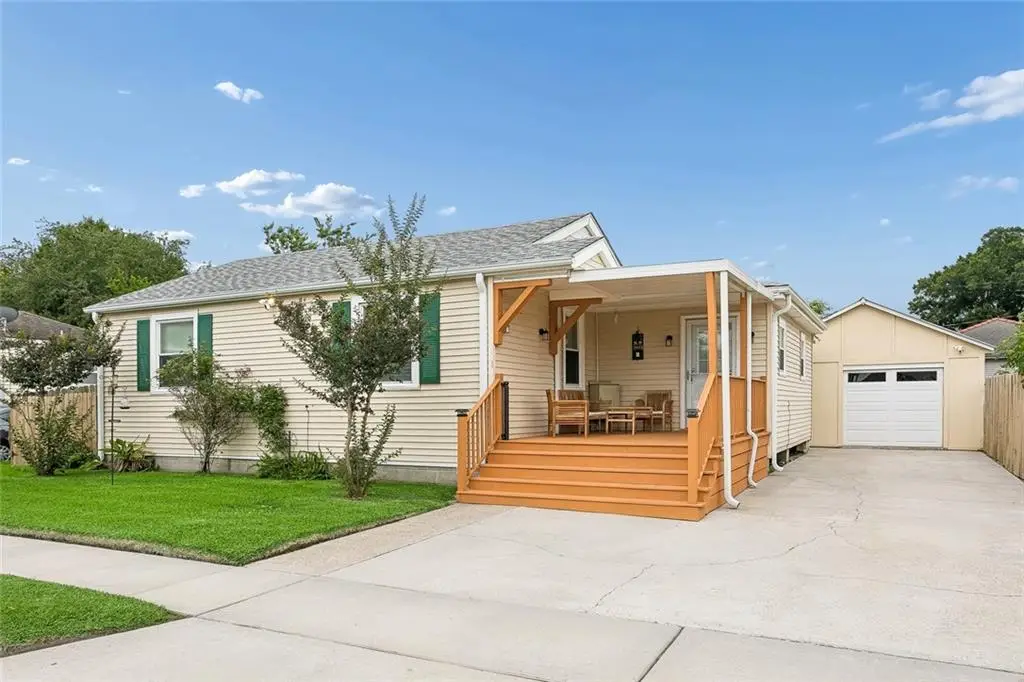 2220 Lloyds Avenue, Chalmette, LA 70043 - #1