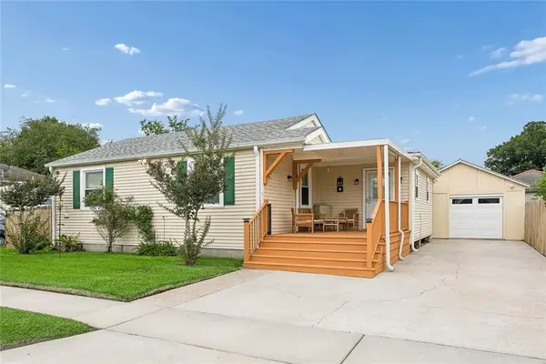 2220 Lloyds Avenue, Chalmette, LA 70043