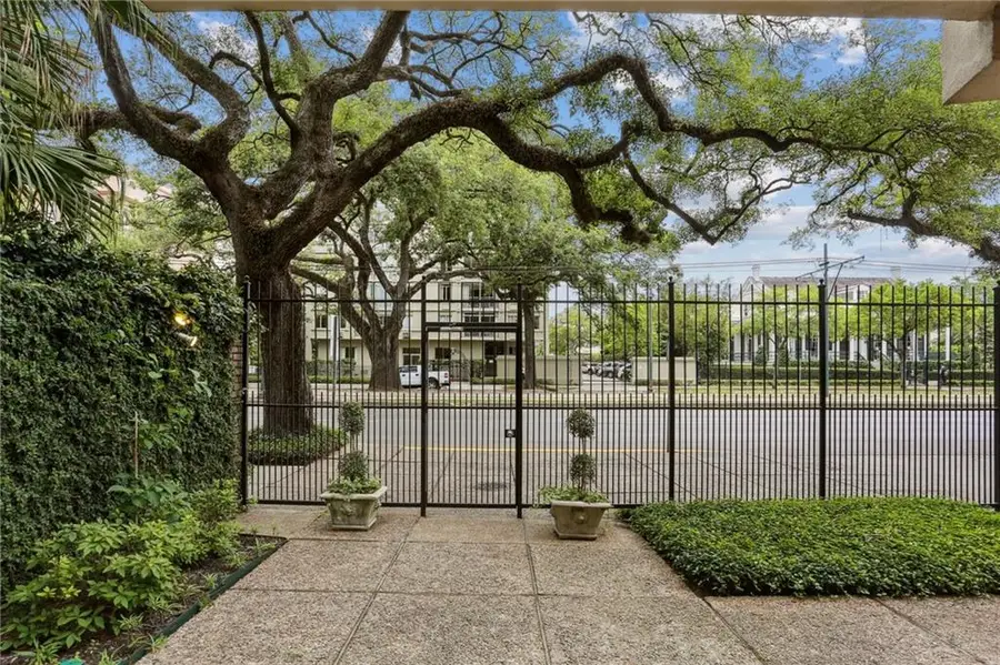 2511 St Charles Avenue #302, New Orleans, LA 70130 - #3