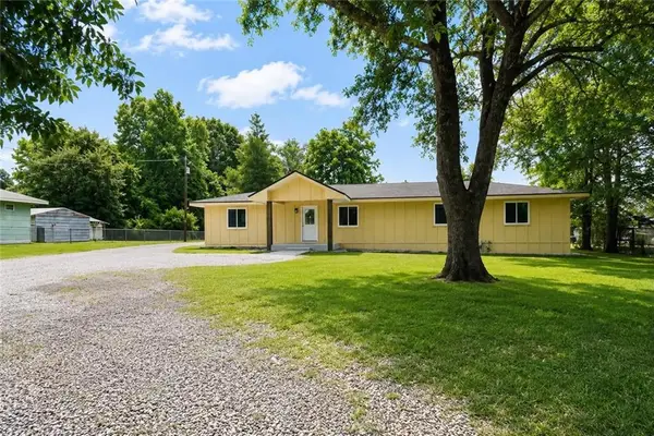 1019 Tioga Road, Pineville, LA 71405