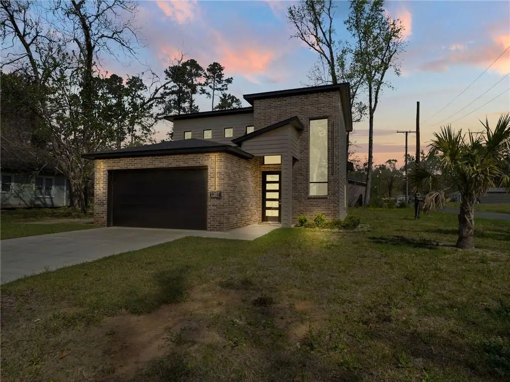 1207 Center Street, Winnfield, LA 71483 - #1