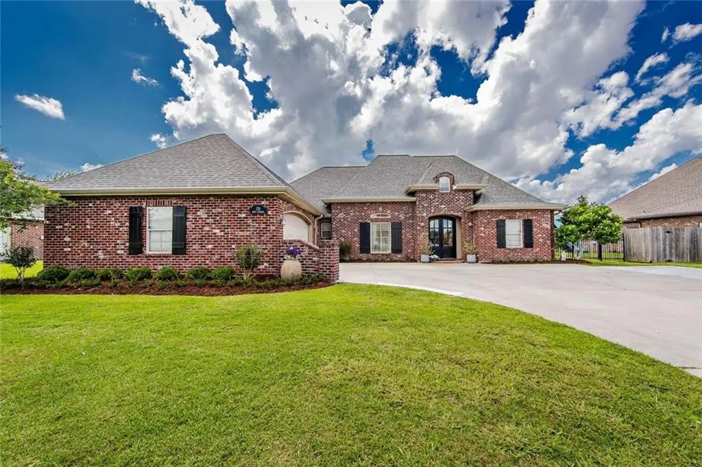135 Bayou Lafourche Drive, Thibodaux, LA 70301 - #1