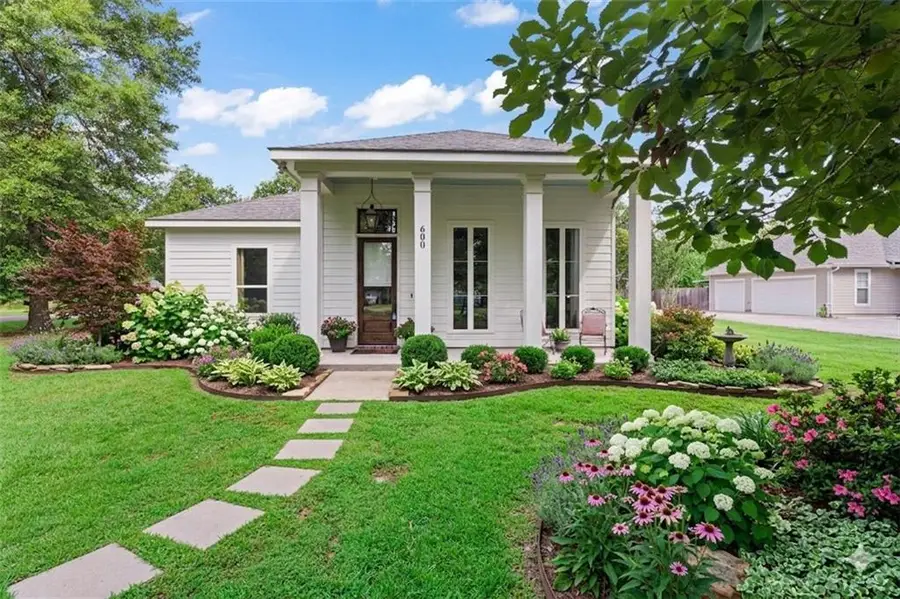 600 Colbert Street, Mandeville, LA 70448 - #2