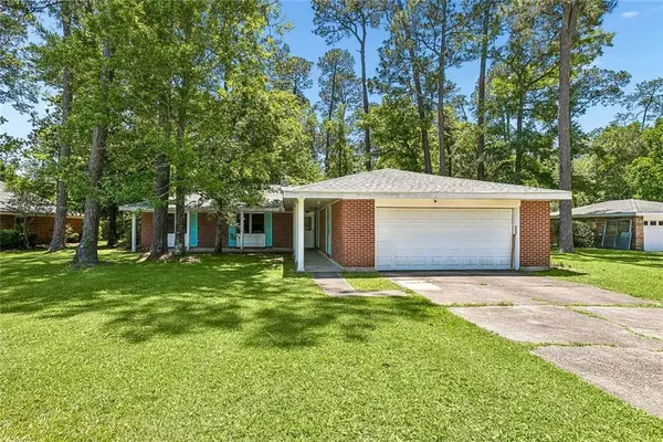 113 W Pinewood Drive, Slidell, LA 70458