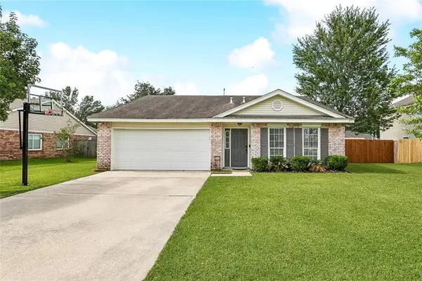 3001 Meadow Lake Drive E, Slidell, LA 70461