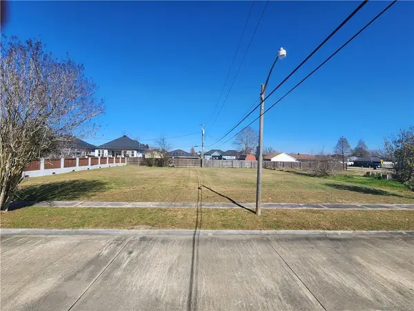209 Genet Drive, Arabi, LA 70032