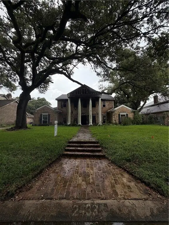 2433 Bedford Drive, New Orleans, LA 70131