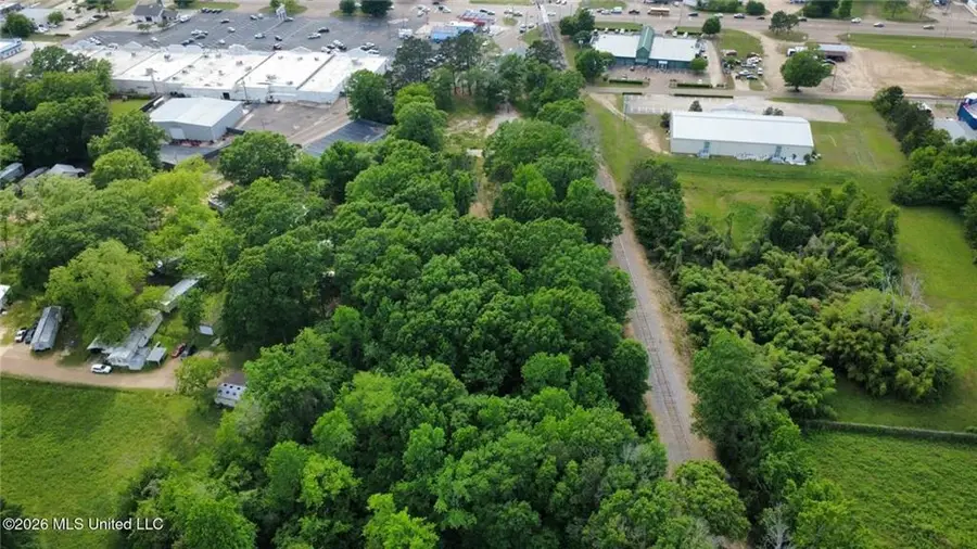 402 Drury Lane, Brookhaven, MS 39601 - #2