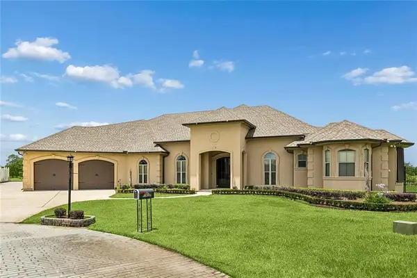 102 Bailey Estates Drive, Belle Chasse, LA 70037
