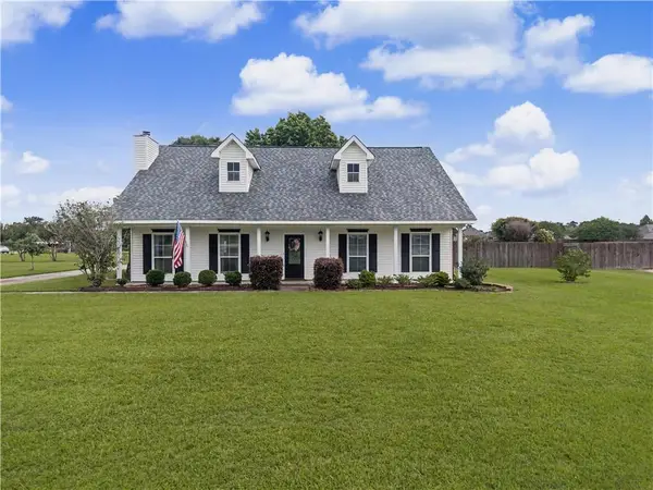 9801 Loblolly Pines Lane, Denham Springs, LA 70726