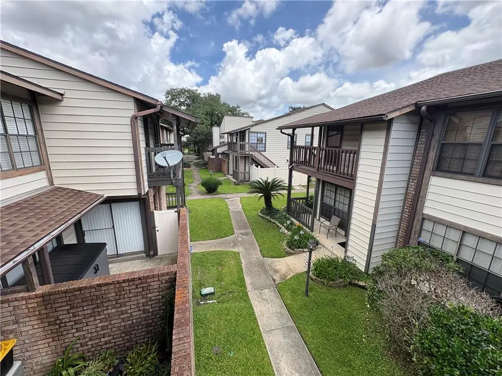 2932 Manhattan Boulevard, Harvey, LA 70058 - #1