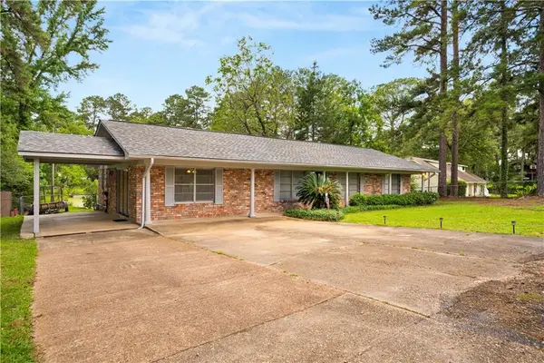 102 Lake Drive, Pineville, LA 71360