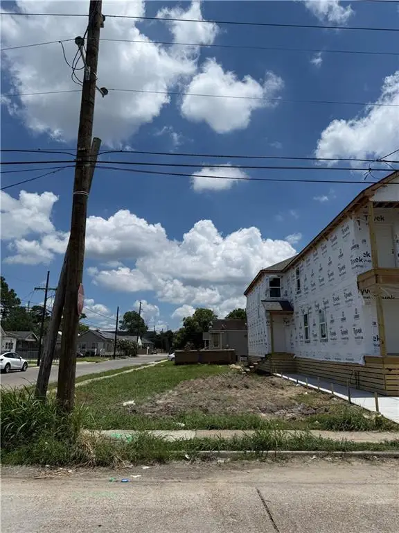2145 Piety Street, New Orleans, LA 70117