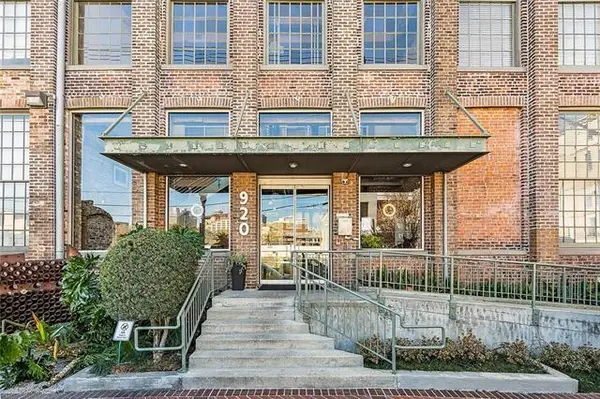 920 Poeyfarre Street #225, New Orleans, LA 70130
