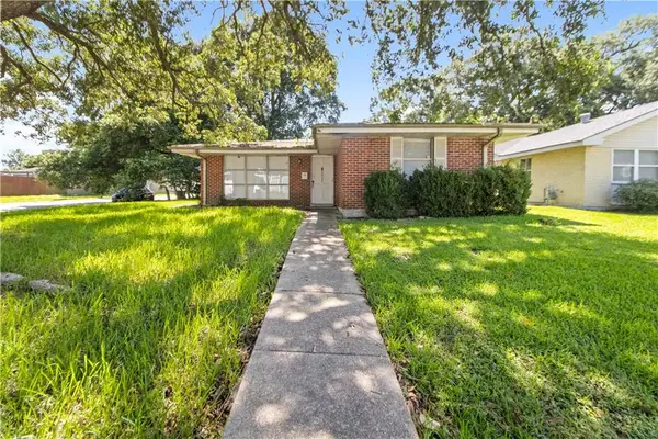 2737 Bristol Place, New Orleans, LA 70131