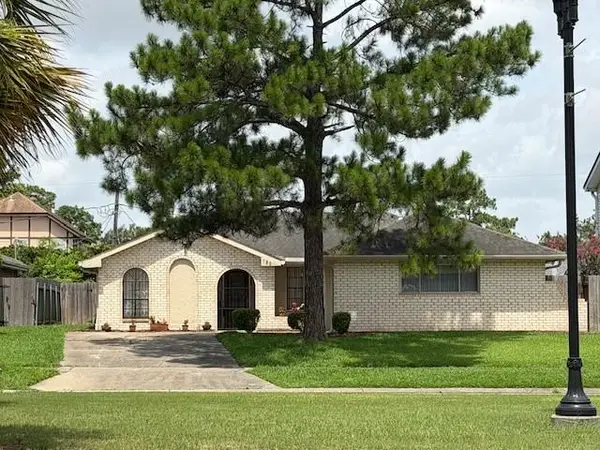 786 Terry Parkway, Gretna, LA 70056