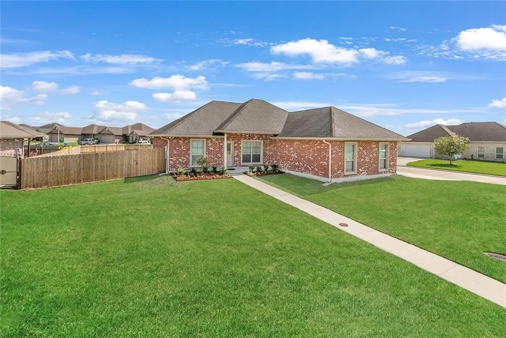 2449 Ave Mont Martre Avenue, Gretna, LA 70056 - #1