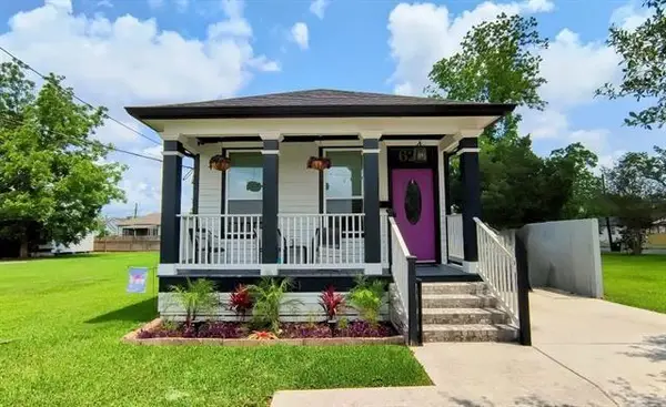 624 Thayer Street, New Orleans, LA 70114