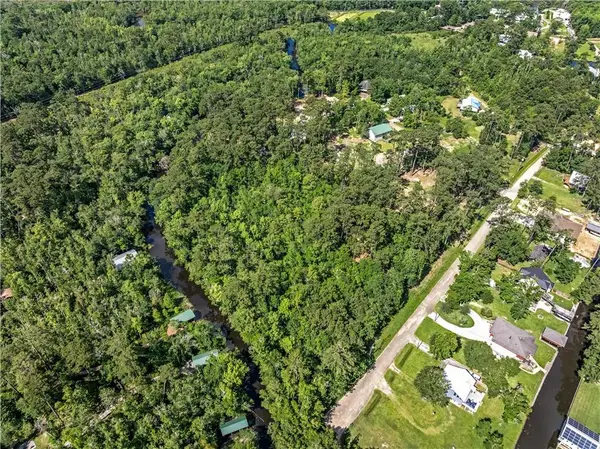 Monga Drive, Covington, LA 70433