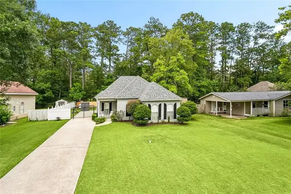 225 Highland Drive, Mandeville, LA 70471