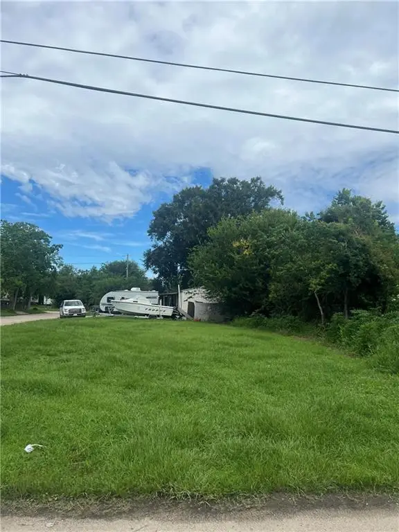 37 Suzi Drive, St Bernard, LA 70085
