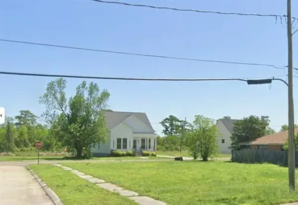 632 Cougar Drive, Arabi, LA 70032