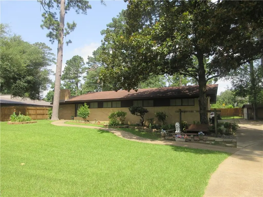 1106 Lakeshore Drive, Pineville, LA 71360 - #1