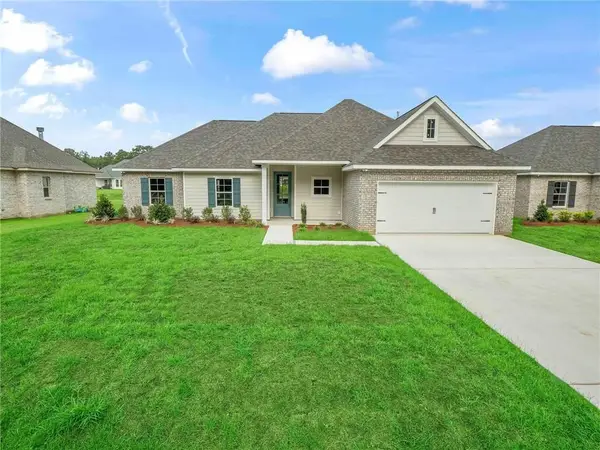 72657 Robindale Drive, Covington, LA 70435