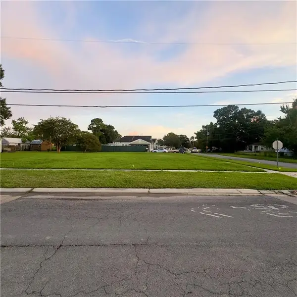 9100 Livingston Avenue, Chalmette, LA 70043