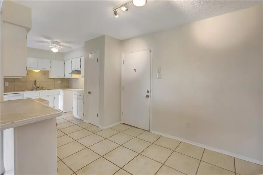 1161 Lake Avenue #102, Metairie, LA 70005 - #3