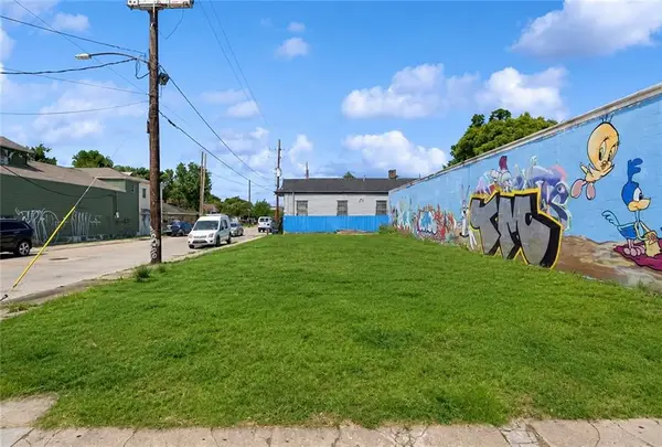4201 St Claude Avenue, New Orleans, LA 70117