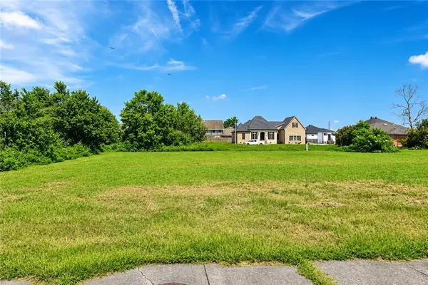 3920 Evangeline Avenue, Chalmette, LA 70043