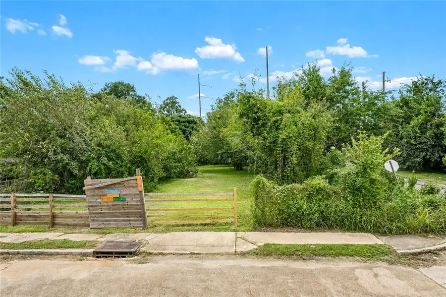 2438 Feliciana Street, New Orleans, LA 70117 - #2