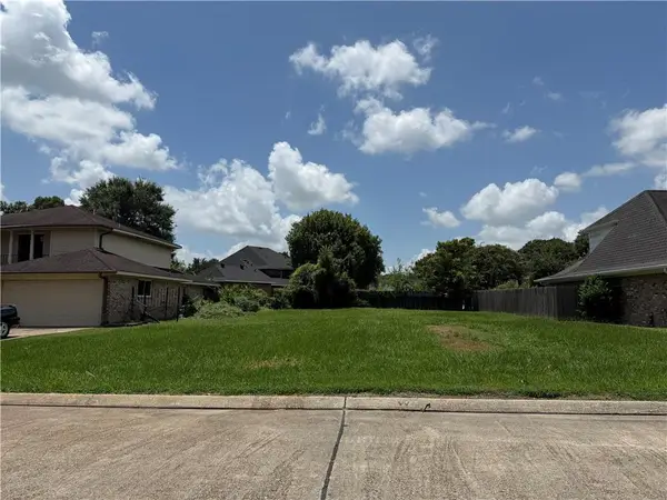3815 Peachtree Court, New Orleans, LA 70131